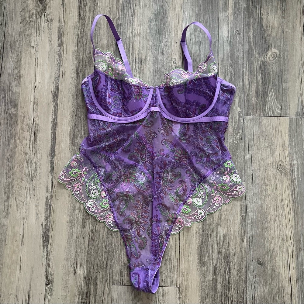 ❌SOLD❌ SAVAGE X FENTY Bohemian Paisley Embroidered Teddy